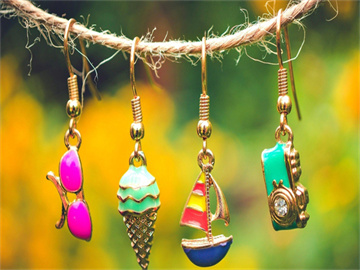 印度民众围绕普京照片模仿绕圈行为引发关注